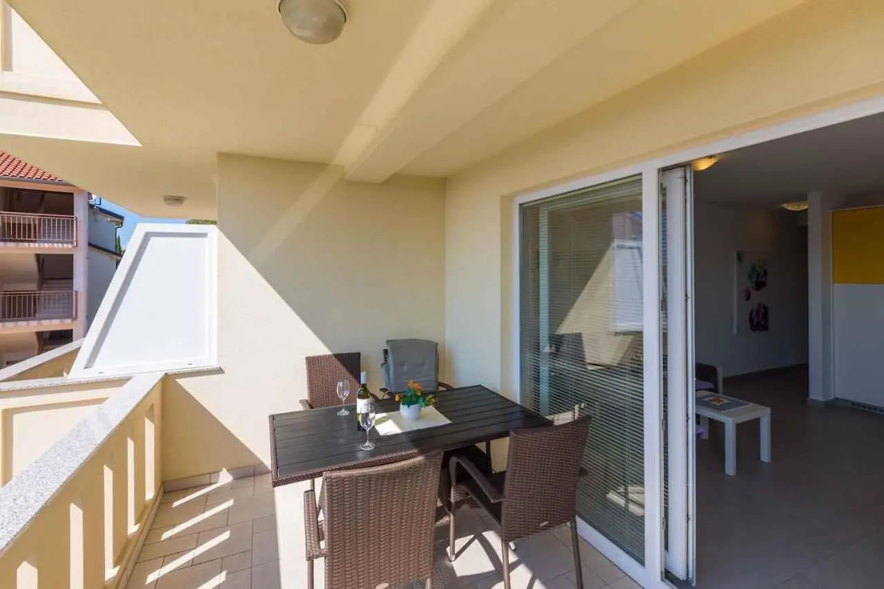 Apartments In Crikvenica 14043 Dramalj