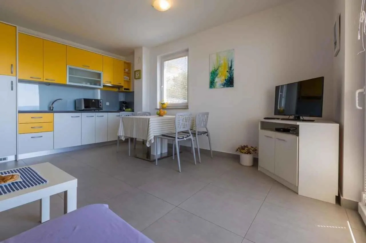 Apartments In Crikvenica 14043 Dramalj