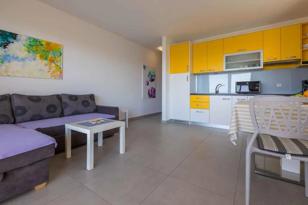 Apartments In Crikvenica 14043 Dramalj