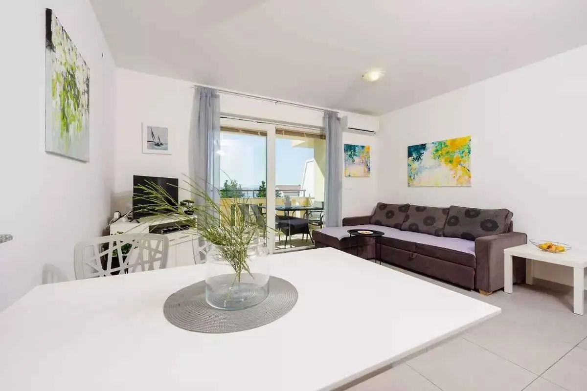 Apartments In Crikvenica 14043 Dramalj