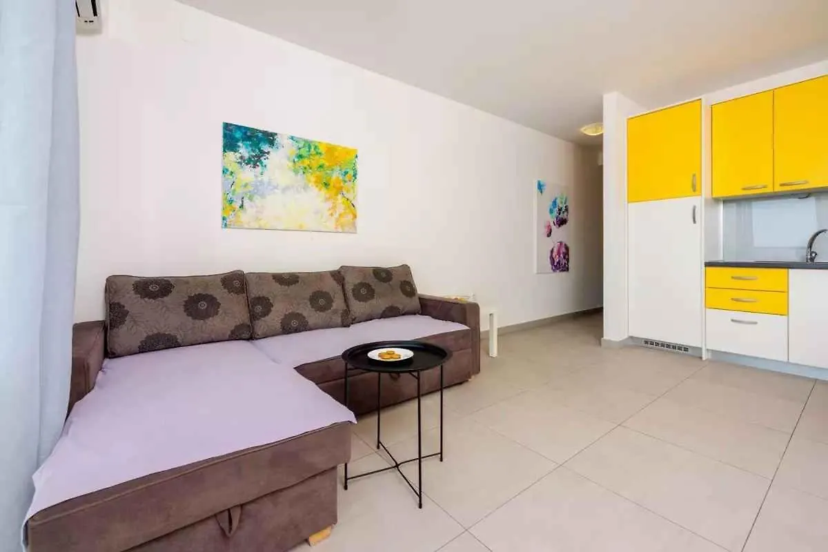 Apartments In Crikvenica 14043 Dramalj
