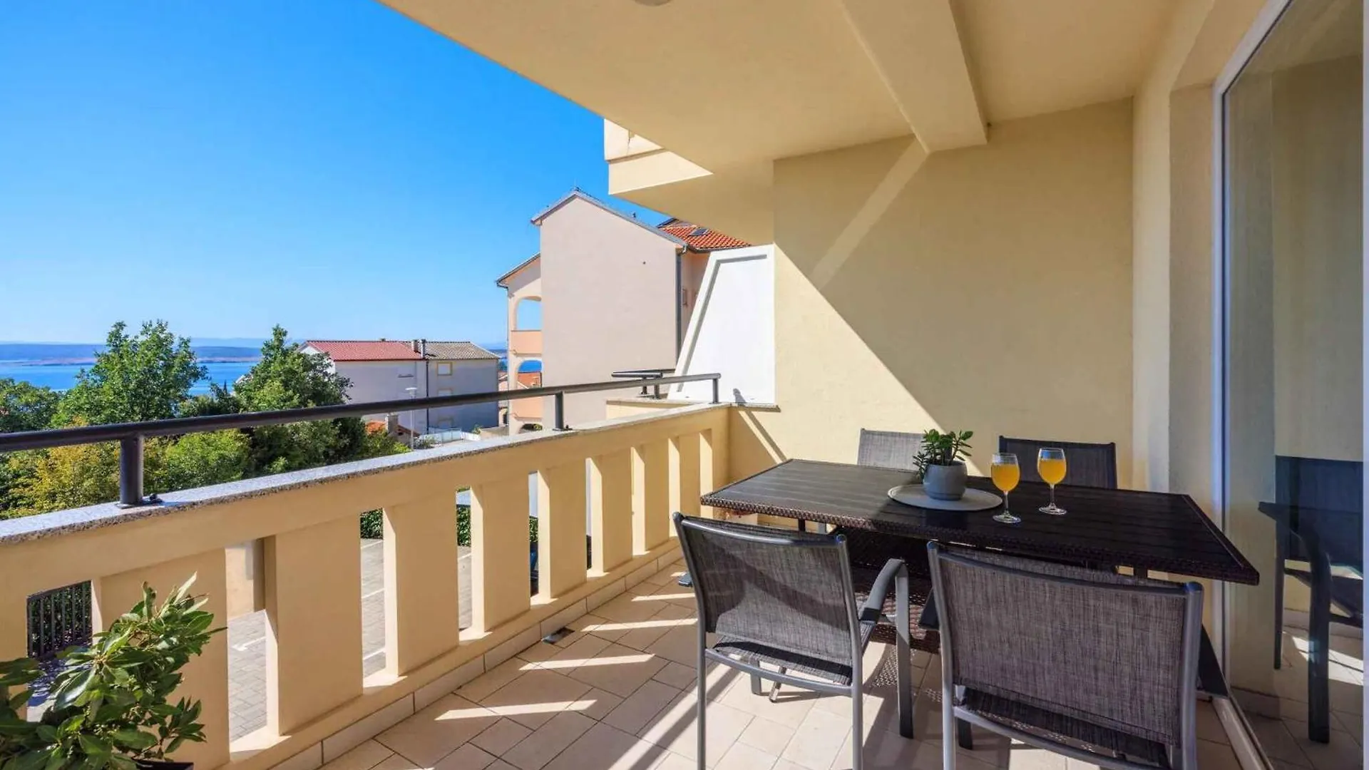 Apartments In Crikvenica 14043 Dramalj