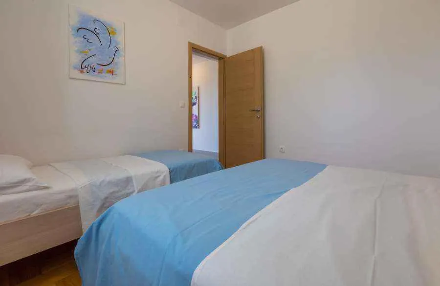 Apartments In Crikvenica 14043 ドラマリ