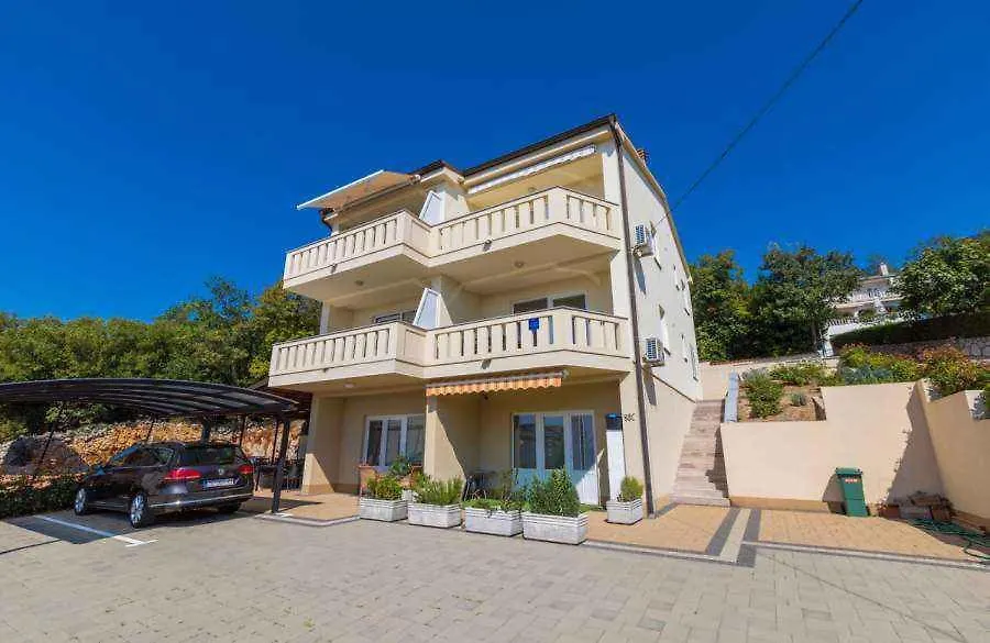 Apartments In Crikvenica 14043 ドラマリ クロアチア