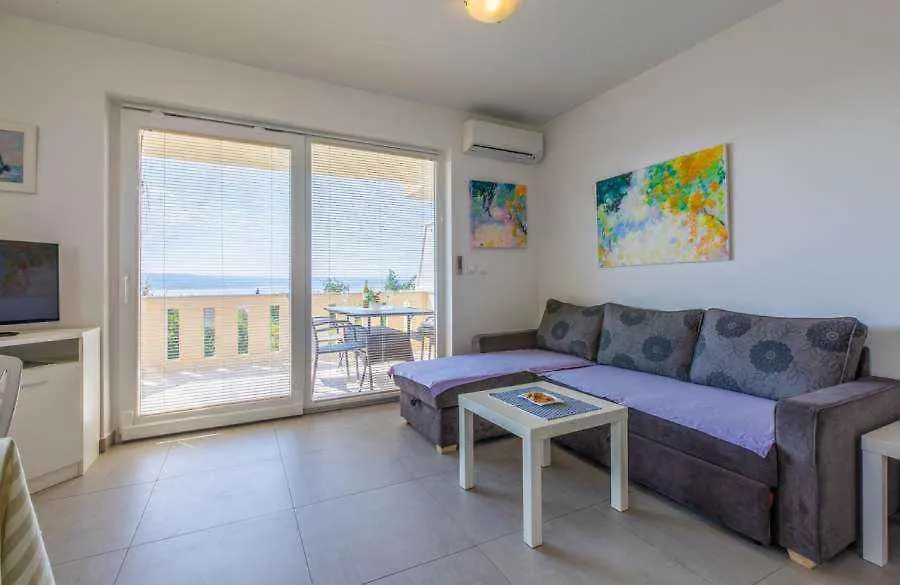 Apartments In Crikvenica 14043 ドラマリ