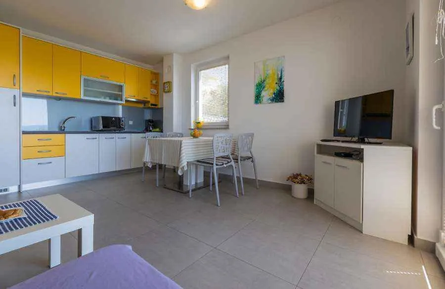 Apartments In Crikvenica 14043 Dramalj