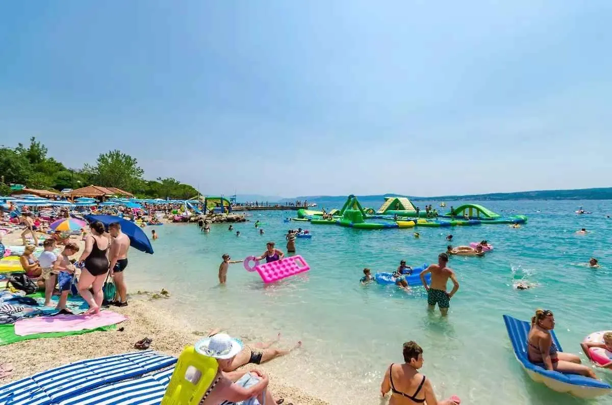 Apartments In Crikvenica 14043 ドラマリ